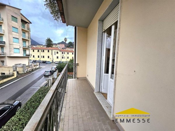 appartamento in vendita a Massa in zona Centro Storico