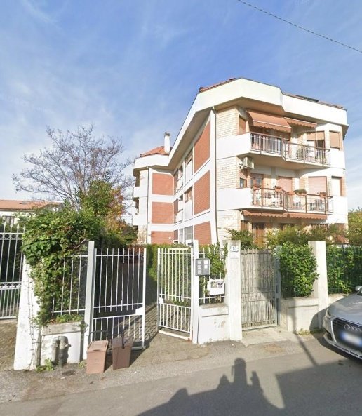 appartamento in vendita a Massa in zona Marina di Massa