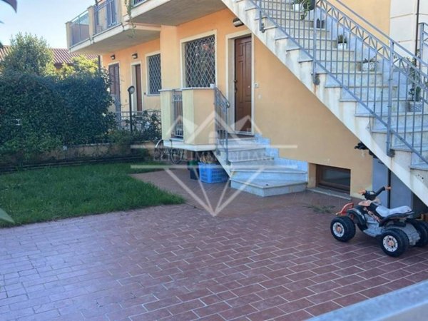 appartamento in vendita a Massa in zona Marina di Massa