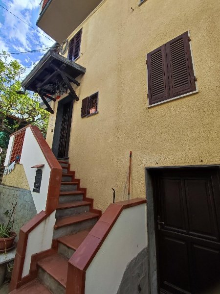 casa indipendente in vendita a Massa in zona Centro Storico