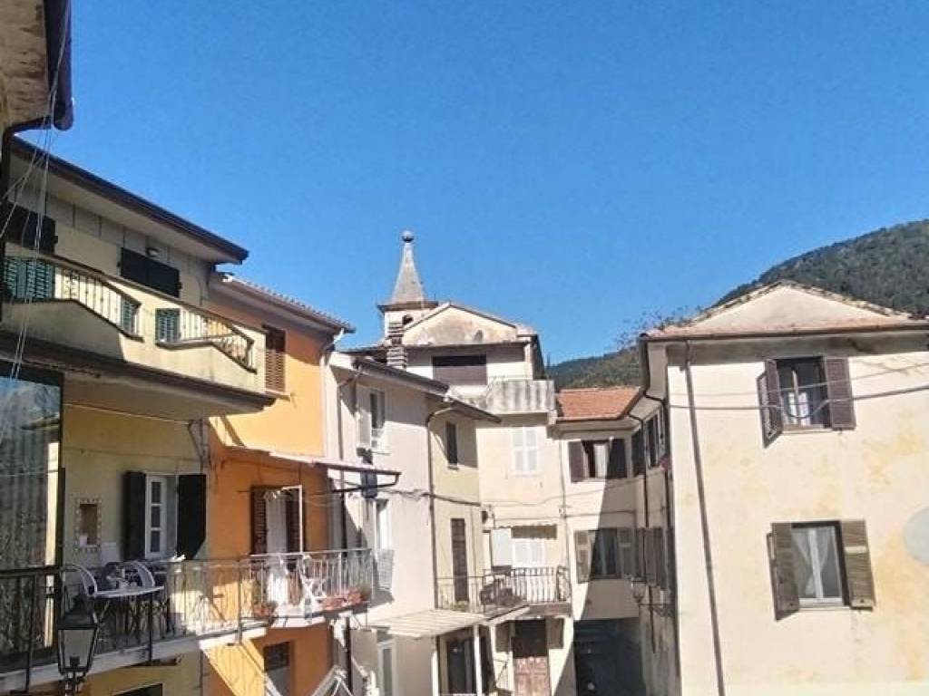 appartamento in vendita a Massa in zona Pariana