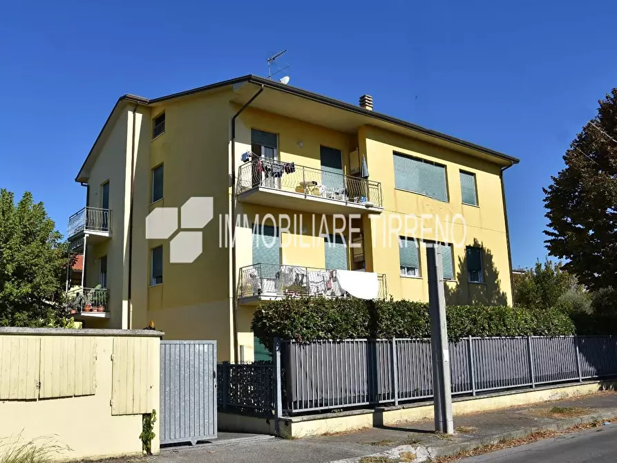 appartamento in vendita a Massa in zona Marina di Massa