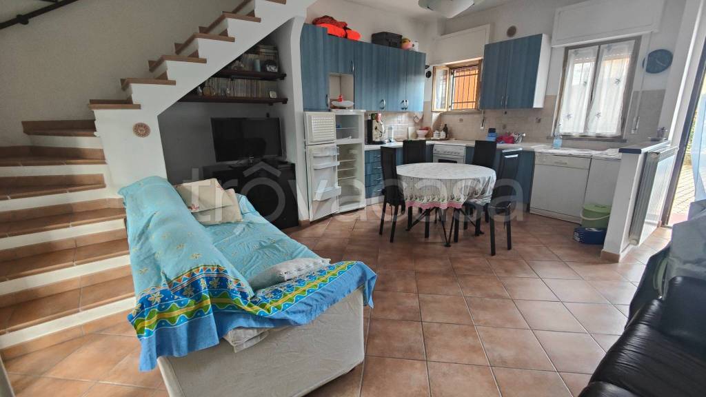 appartamento in vendita a Massa in zona Marina di Massa