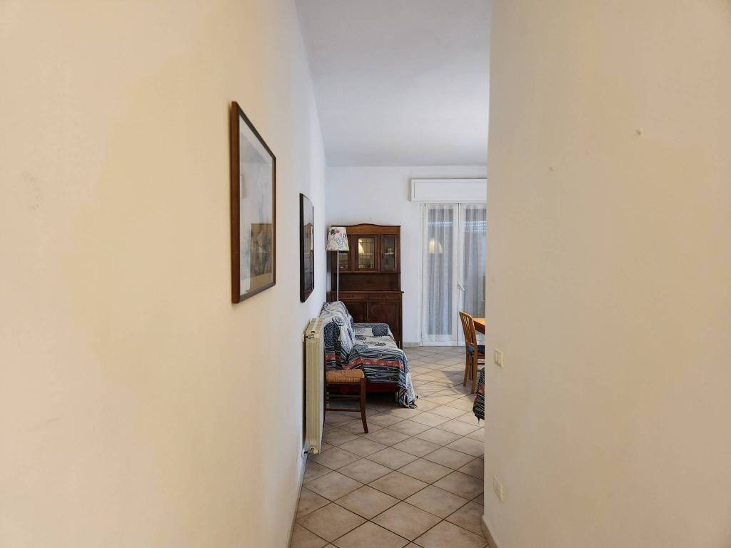 appartamento in vendita a Massa in zona Marina di Massa