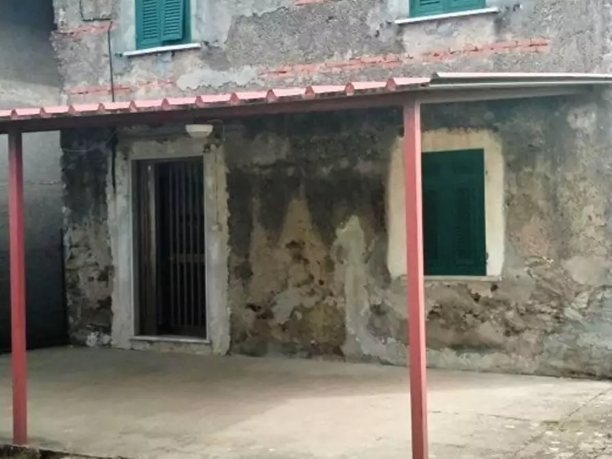 casa indipendente in vendita a Massa