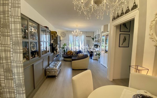 appartamento in vendita a Massa in zona Centro Storico