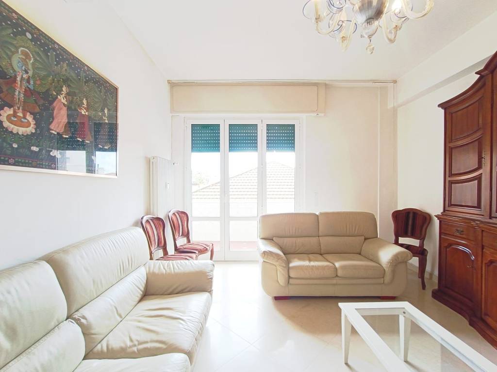 appartamento in vendita a Massa in zona Centro Storico