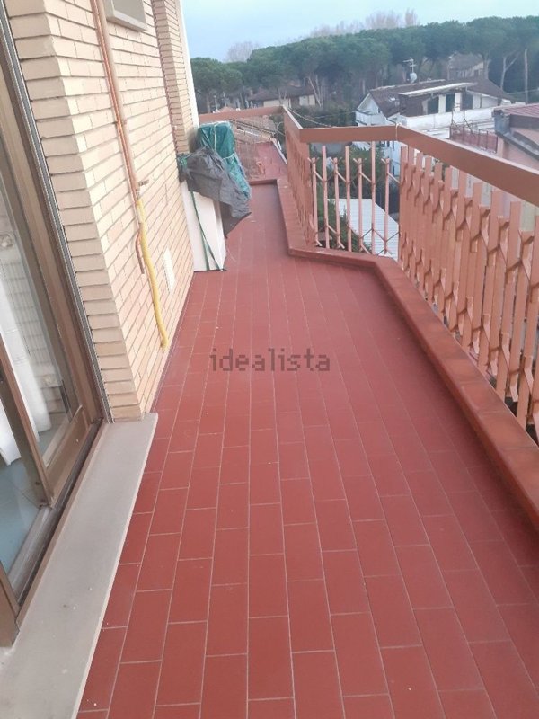 appartamento in vendita a Massa in zona Marina dei Ronchi