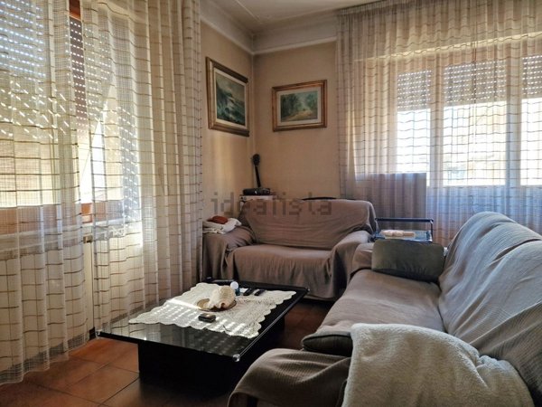 appartamento in vendita a Massa in zona Centro Storico