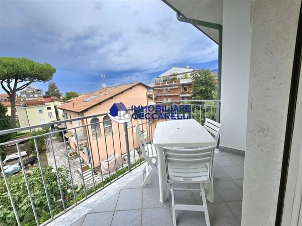 appartamento in vendita a Massa in zona Marina di Massa