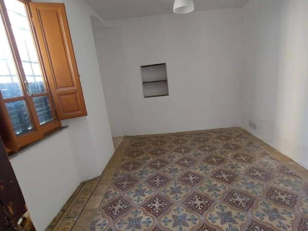 appartamento in vendita a Massa in zona Centro Storico