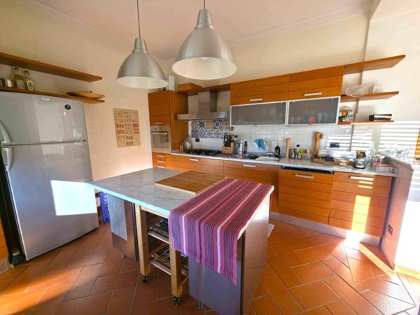 appartamento in vendita a Massa in zona Centro Storico