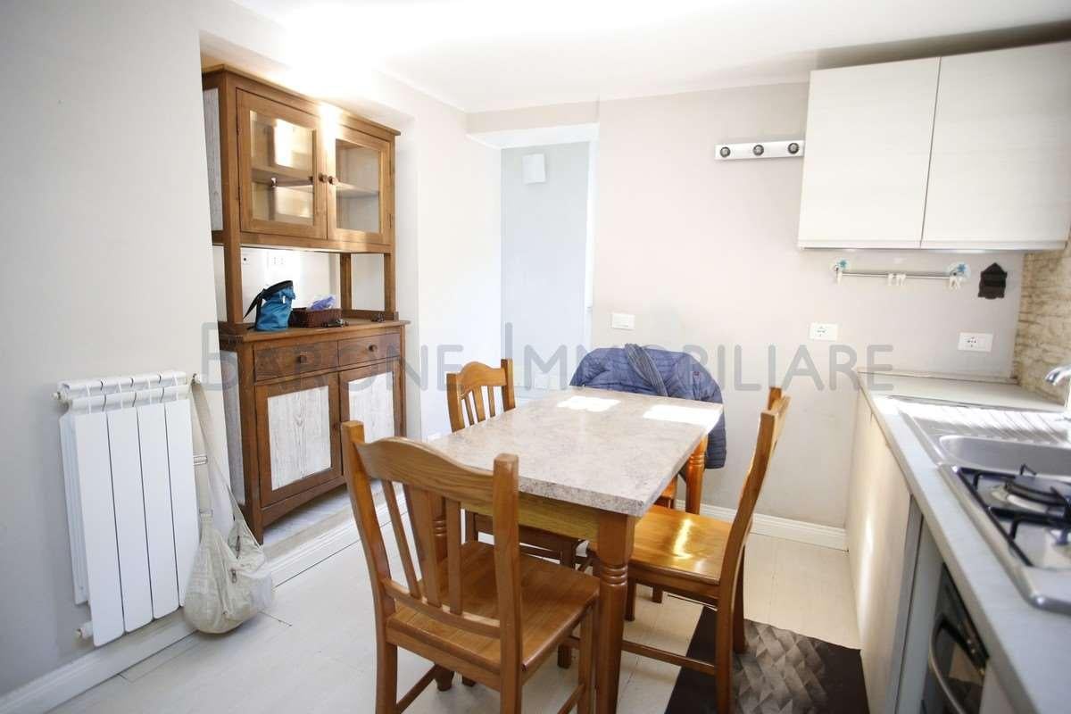 appartamento in vendita a Massa in zona Centro Storico