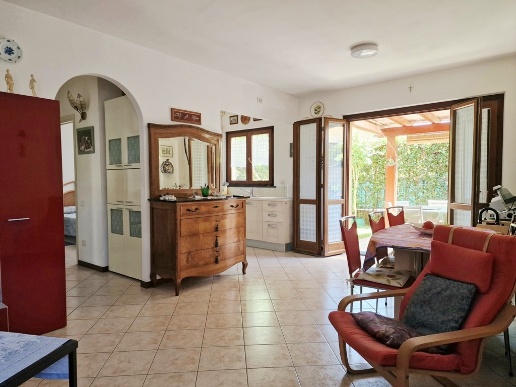 appartamento in vendita a Massa in zona Marina di Massa