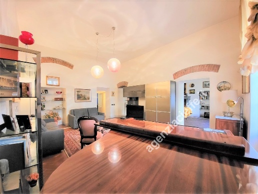 appartamento in vendita a Massa in zona Centro Storico