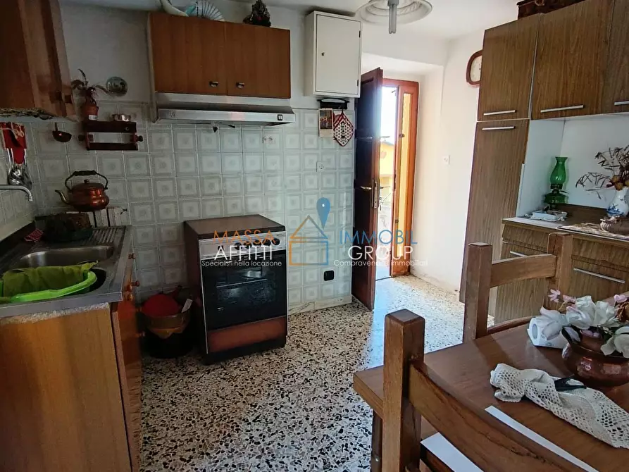 casa indipendente in vendita a Massa