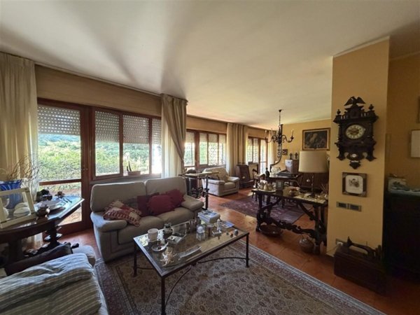 appartamento in vendita a Massa in zona Centro Storico