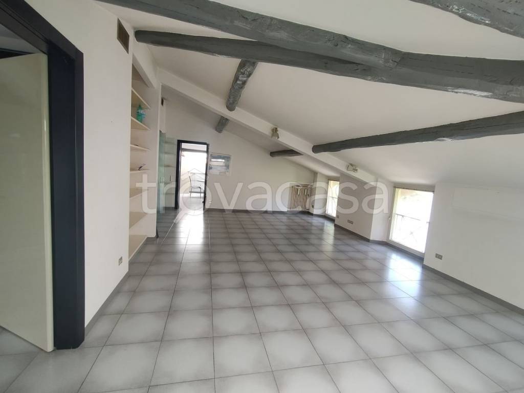 appartamento in vendita a Massa in zona Centro Storico