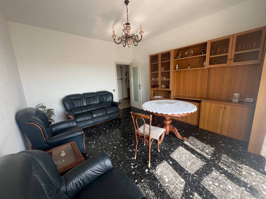 appartamento in vendita a Massa in zona Centro Storico