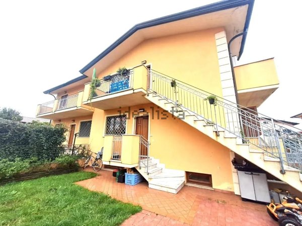 appartamento in vendita a Massa in zona Marina di Massa