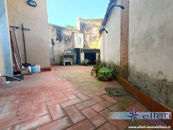 casa indipendente in vendita a Massa