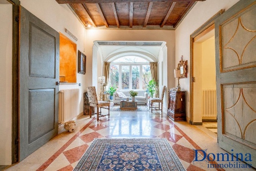 appartamento in vendita a Massa in zona Centro Storico