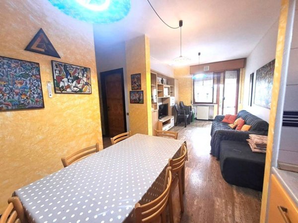 appartamento in vendita a Massa in zona Marina dei Ronchi