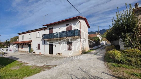 casa indipendente in vendita a Massa