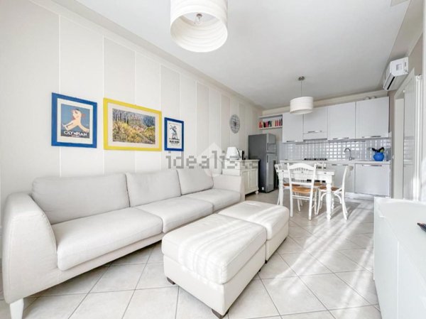 appartamento in vendita a Massa in zona Marina dei Ronchi