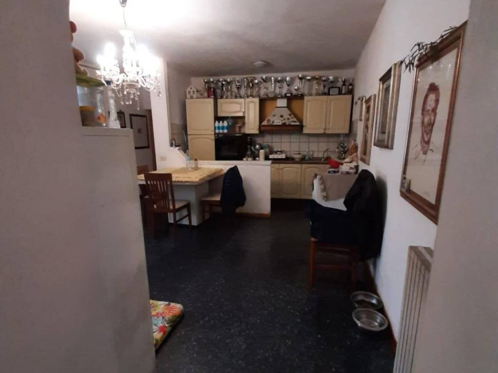 appartamento in vendita a Massa in zona Borgo del Ponte