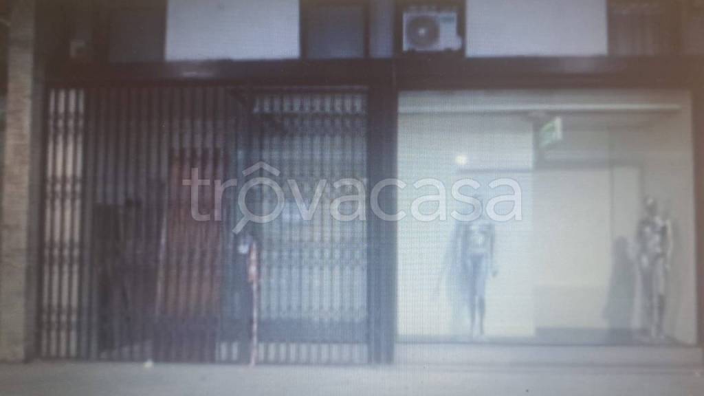 negozio in vendita a Massa in zona Centro Storico