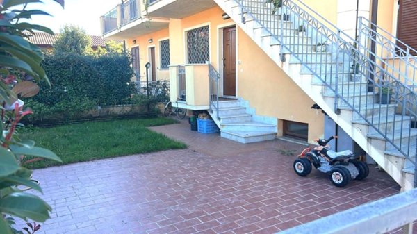 appartamento in vendita a Massa in zona Marina di Massa