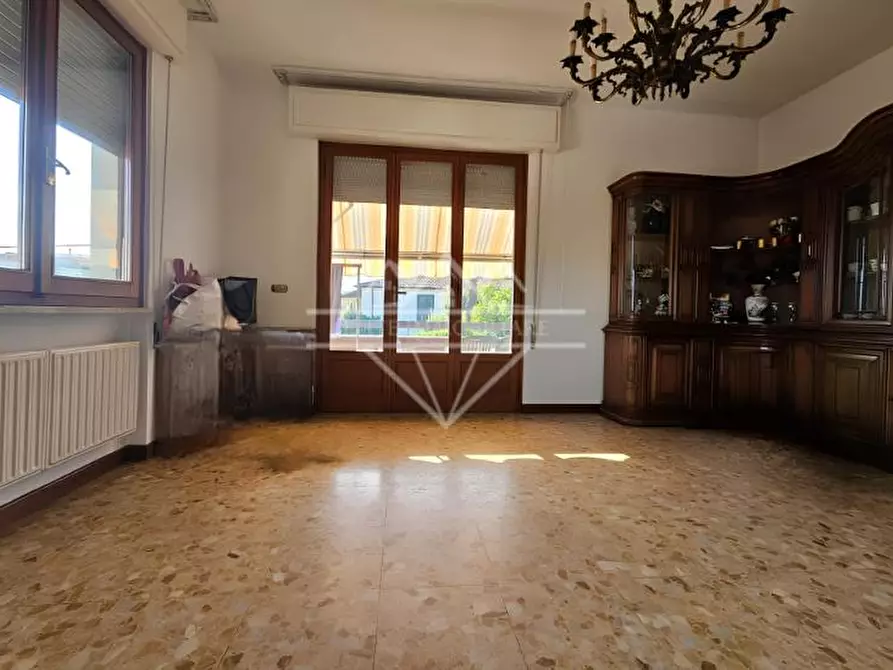 appartamento in vendita a Massa in zona Borgo del Ponte