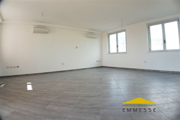 ufficio in vendita a Massa