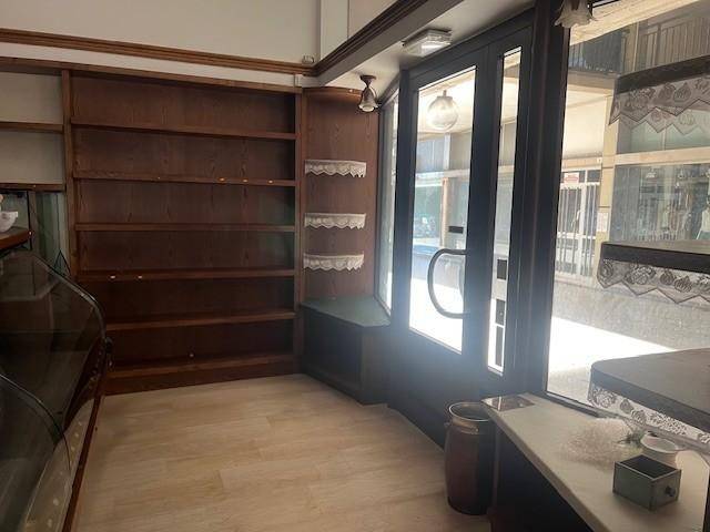 negozio in vendita a Massa in zona Centro Storico