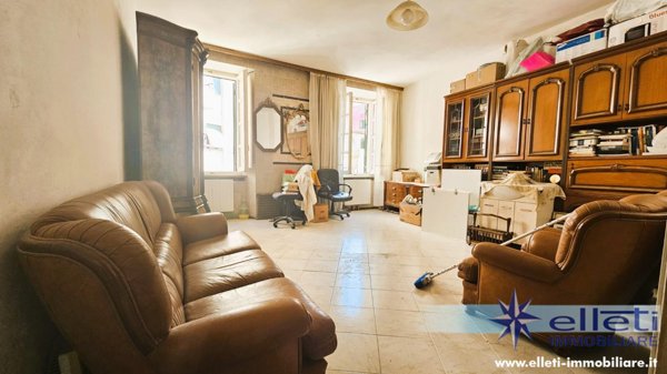 appartamento in vendita a Massa in zona Centro Storico