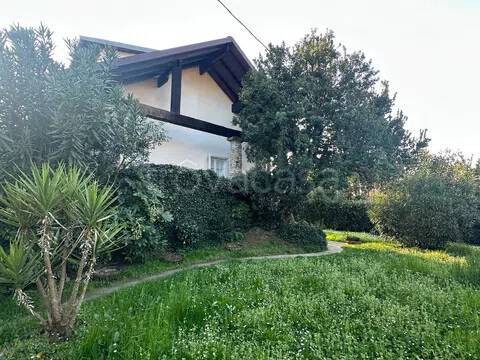casa indipendente in vendita a Massa in zona Poveromo