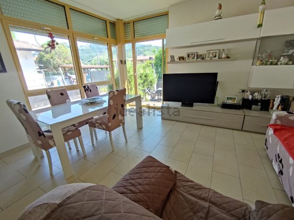 casa indipendente in vendita a Massa