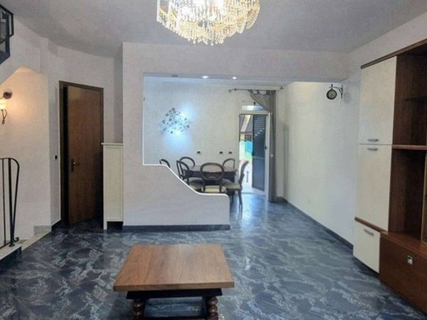 casa indipendente in vendita a Massa in zona Marina di Massa