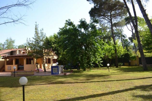 casa indipendente in vendita a Massa in zona Poveromo