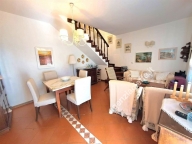 casa indipendente in vendita a Massa in zona Marina di Massa