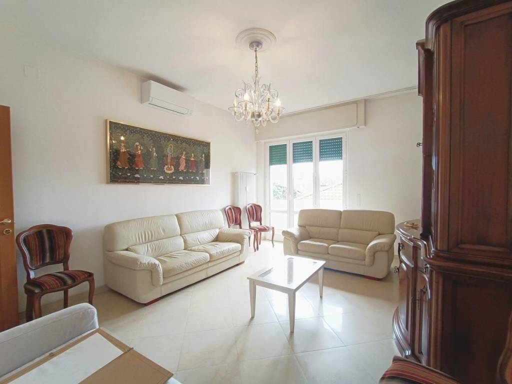 appartamento in vendita a Massa in zona Centro Storico