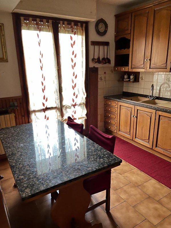 appartamento in vendita a Massa in zona Mirteto