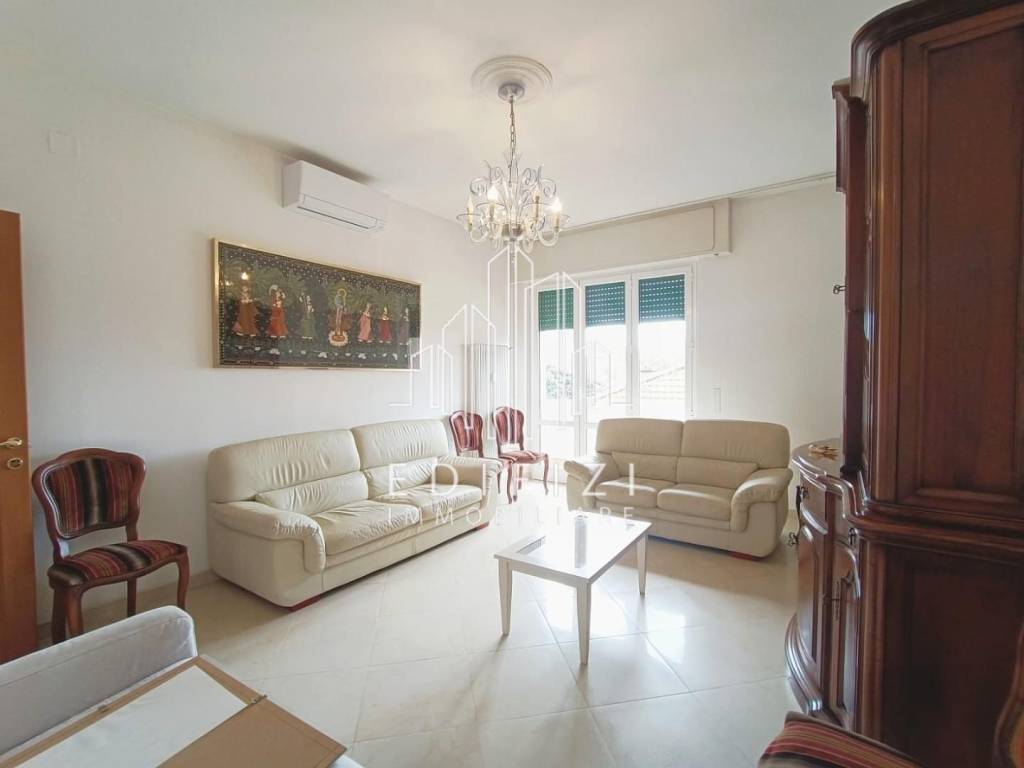 appartamento in vendita a Massa in zona Centro Storico