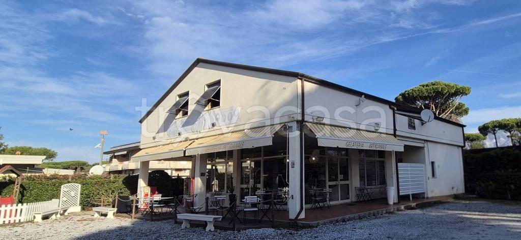 casa indipendente in vendita a Massa in zona Poveromo