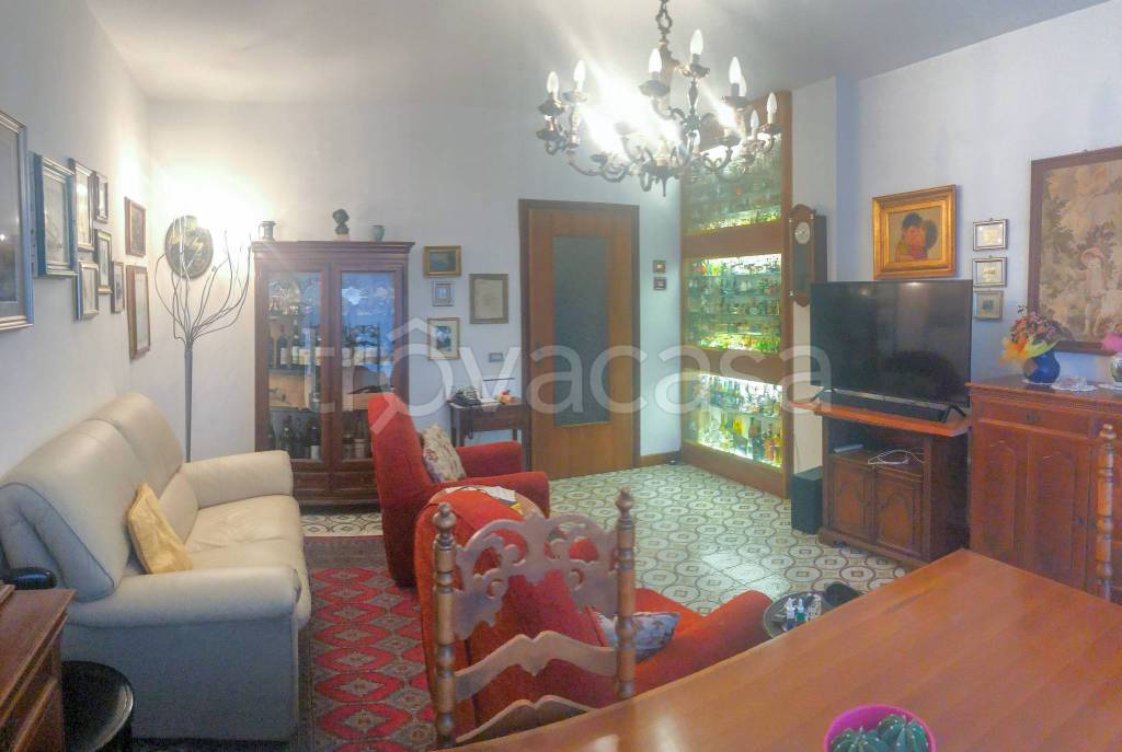 appartamento in vendita a Massa in zona Centro Storico