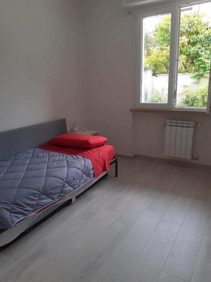 appartamento in vendita a Massa in zona Marina dei Ronchi