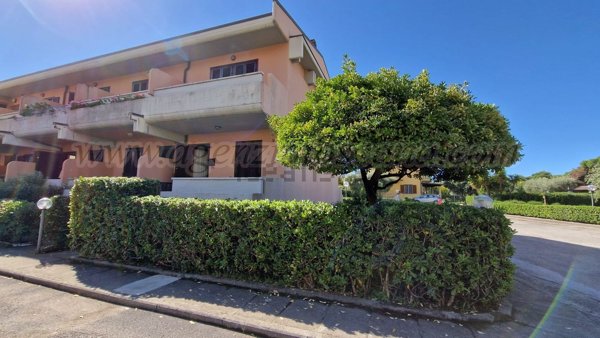 casa indipendente in vendita a Massa in zona Marina dei Ronchi
