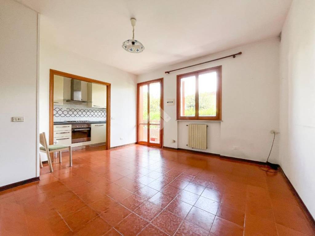 appartamento in vendita a Massa in zona Marina dei Ronchi