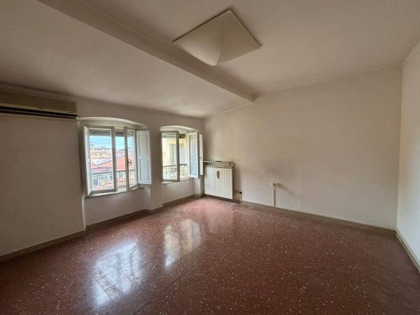 appartamento in vendita a Massa in zona Centro Storico